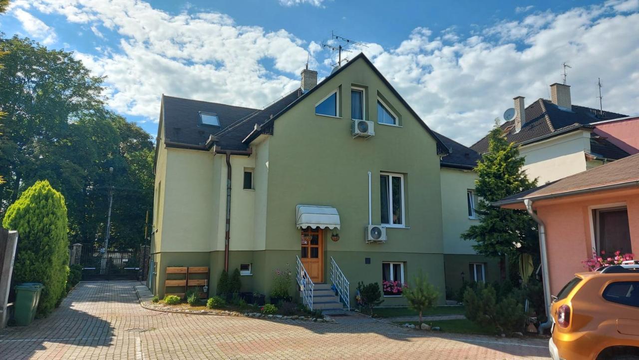 Penzión Tiberia Trenčín Exterior foto