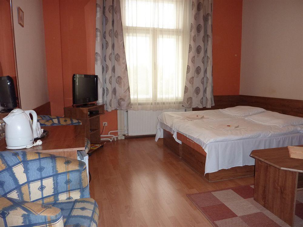 Penzión Tiberia Trenčín Exterior foto